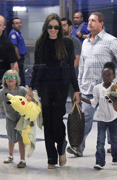 Angelina with Shiloh and Zahara