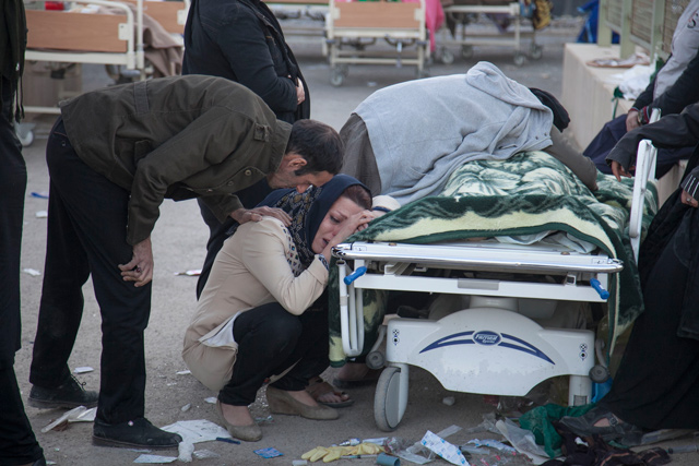 Iranians mourn