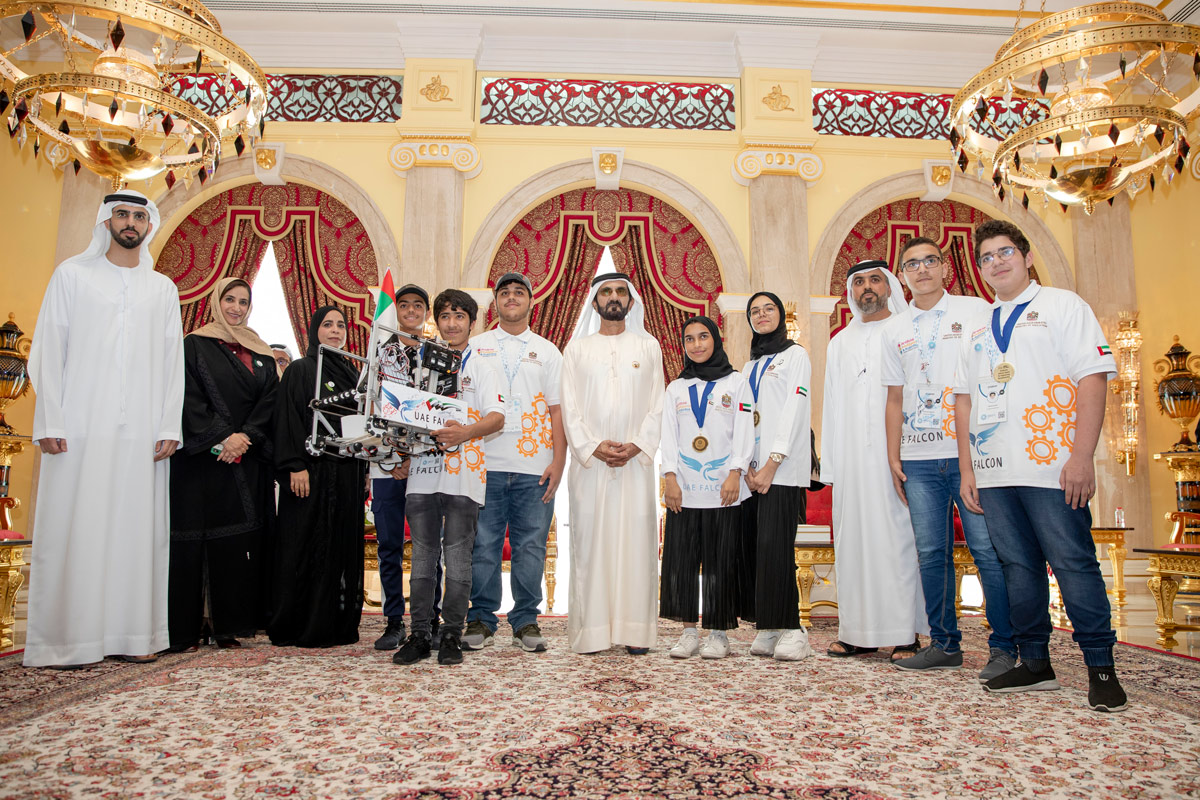 Mohammed bin Rashid meets UAE team for First Global DXB Challenge