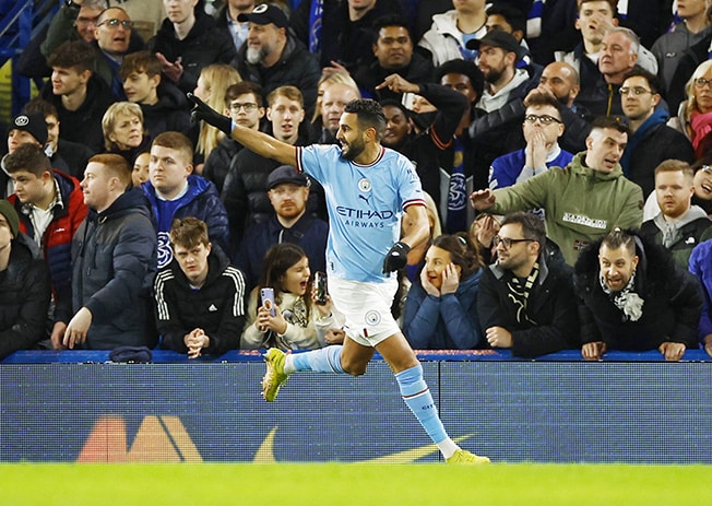 Mahrez earns City win at Chelsea to narrow gap with Arsenal