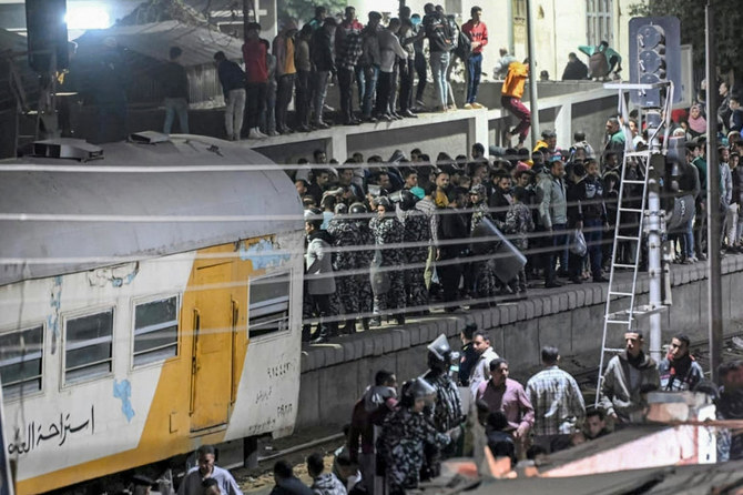 Train derails in northern Egypt, killing 2, injuring 16