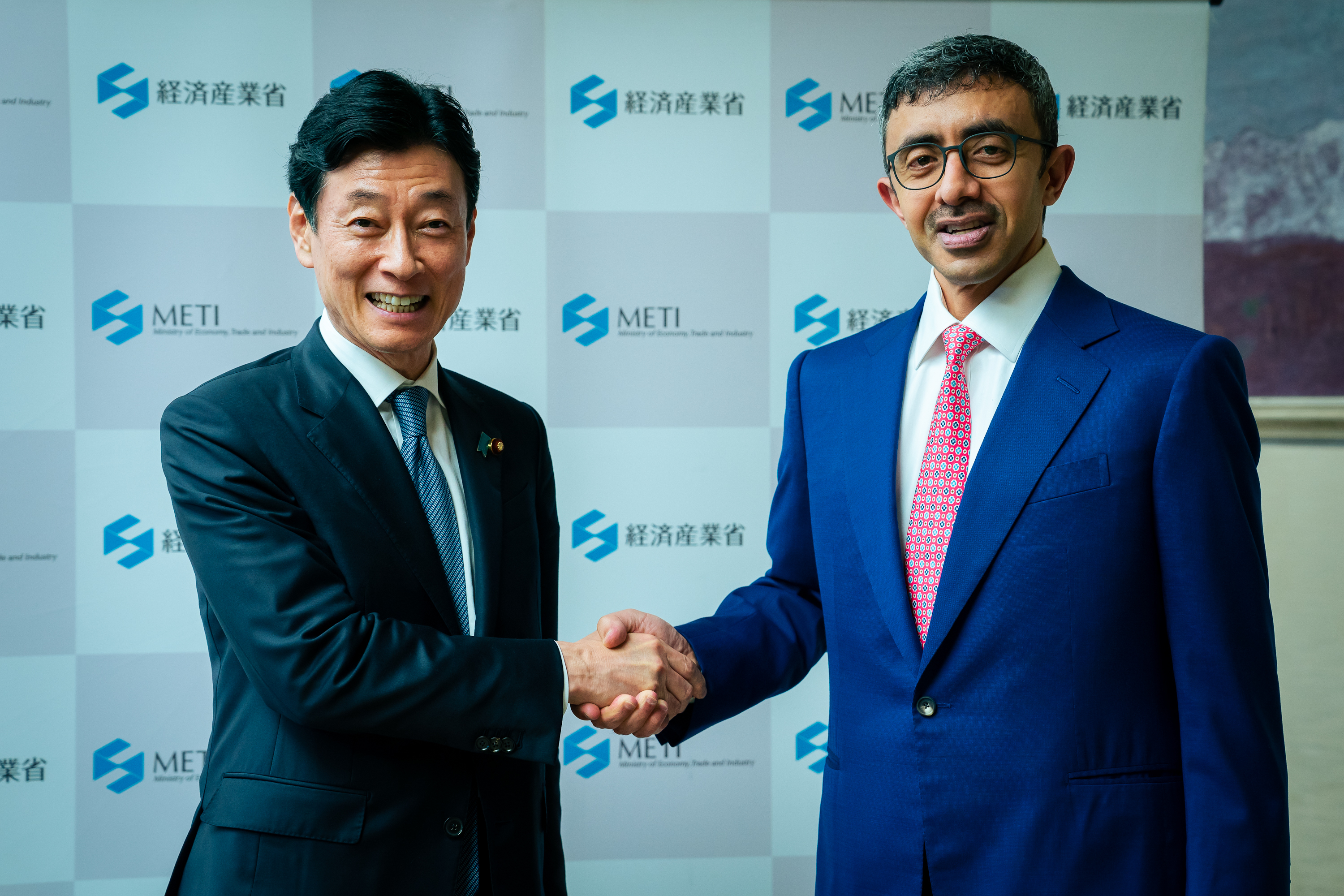 UAE Foreign Minister, Japan's Minister of Economy explore strategic partnership