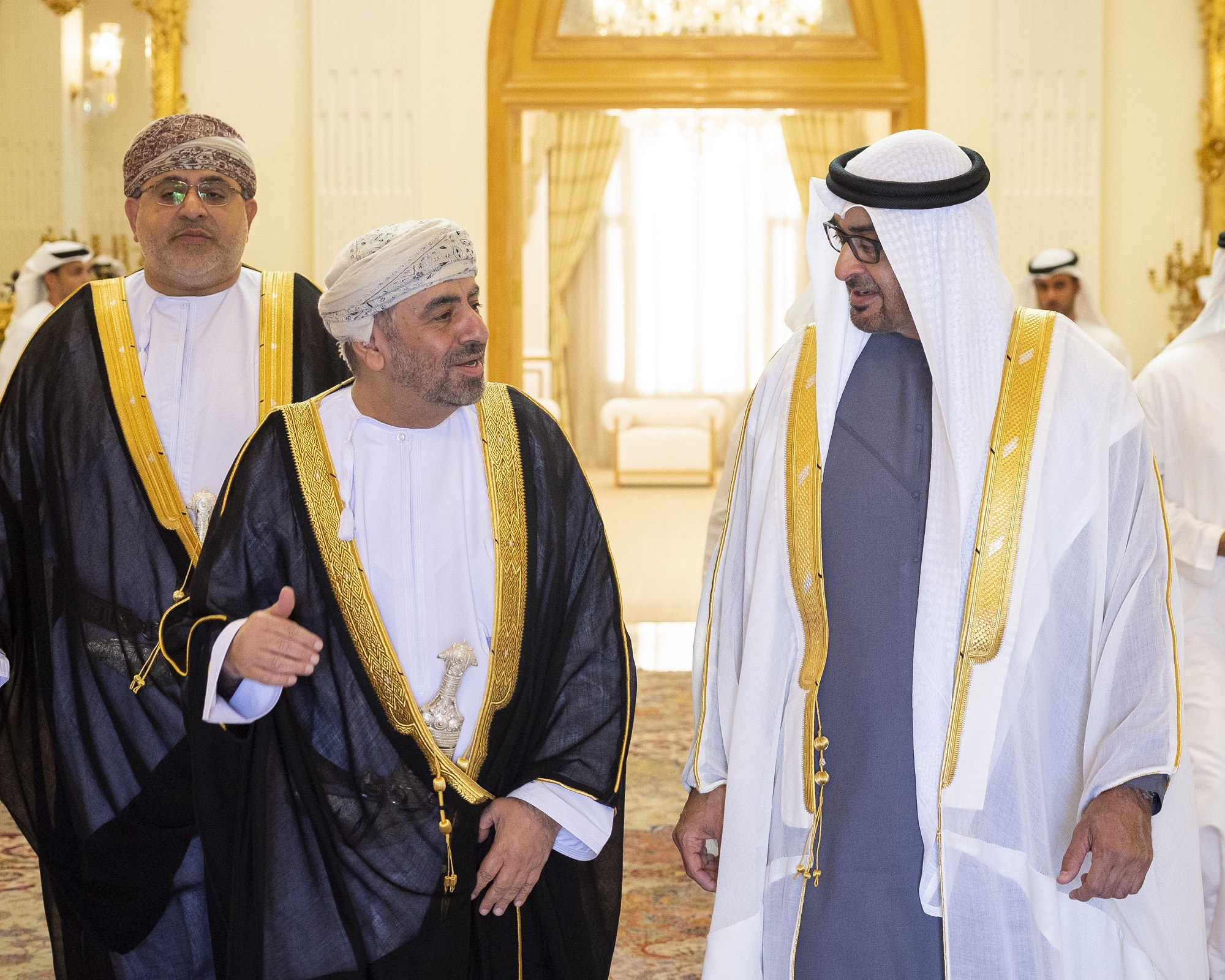 UAE President receives message from Sultan of Oman discussing bilateral ties