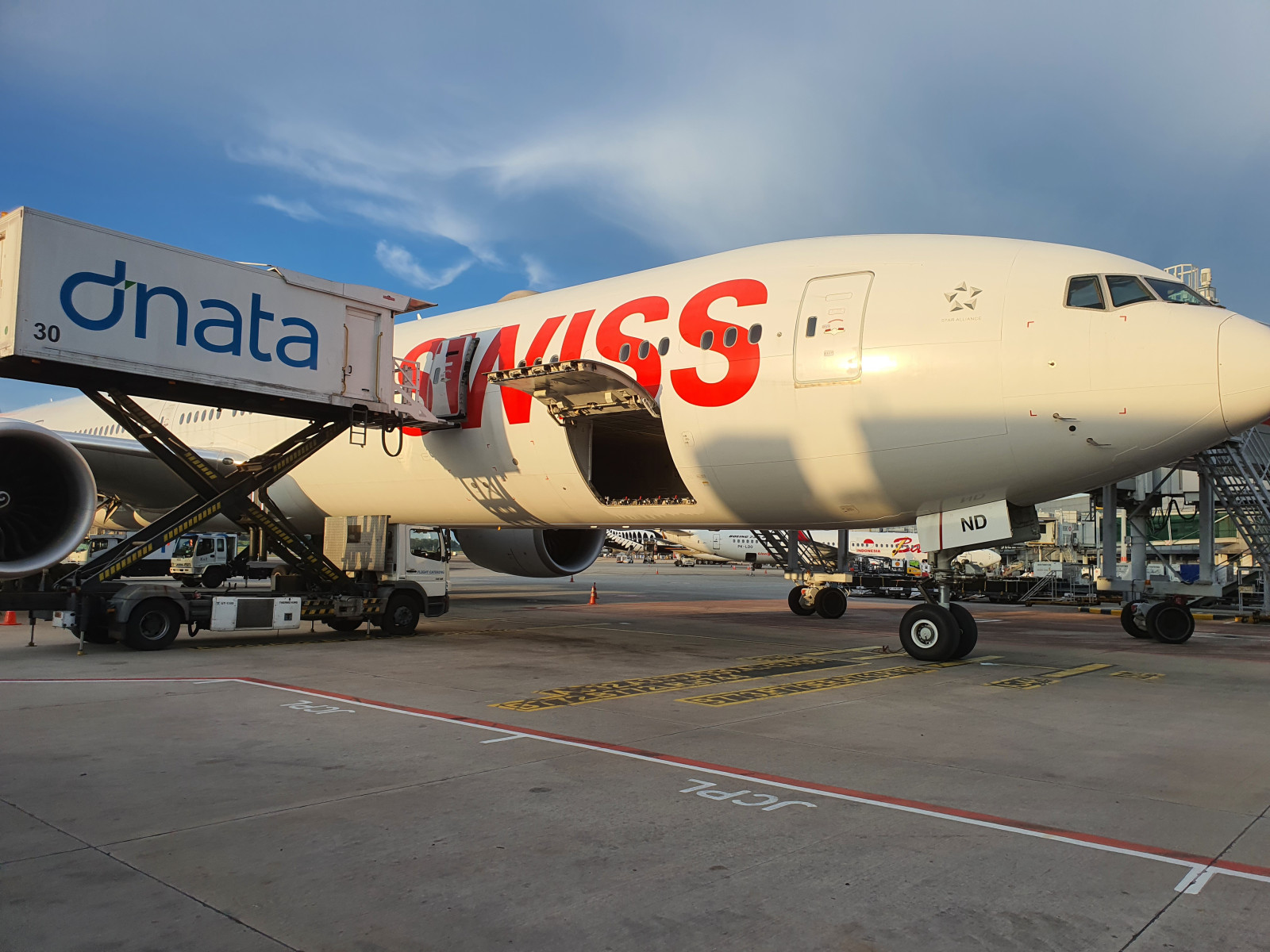 dnata Catering & Retail extends partnership with Lufthansa German Airlines and Swiss International A