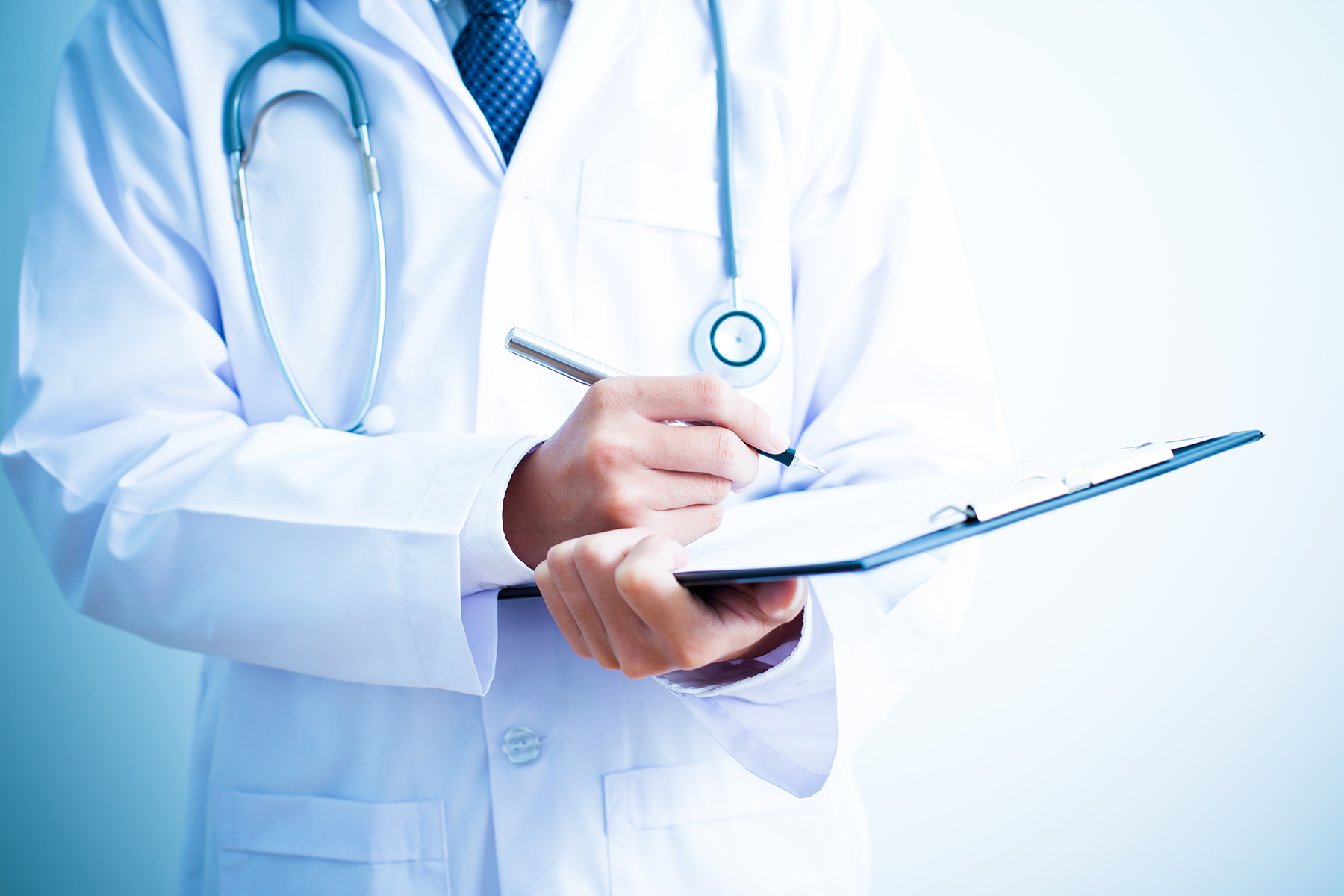 Dailymail: UAE, a Destination for British Doctors and Nurses