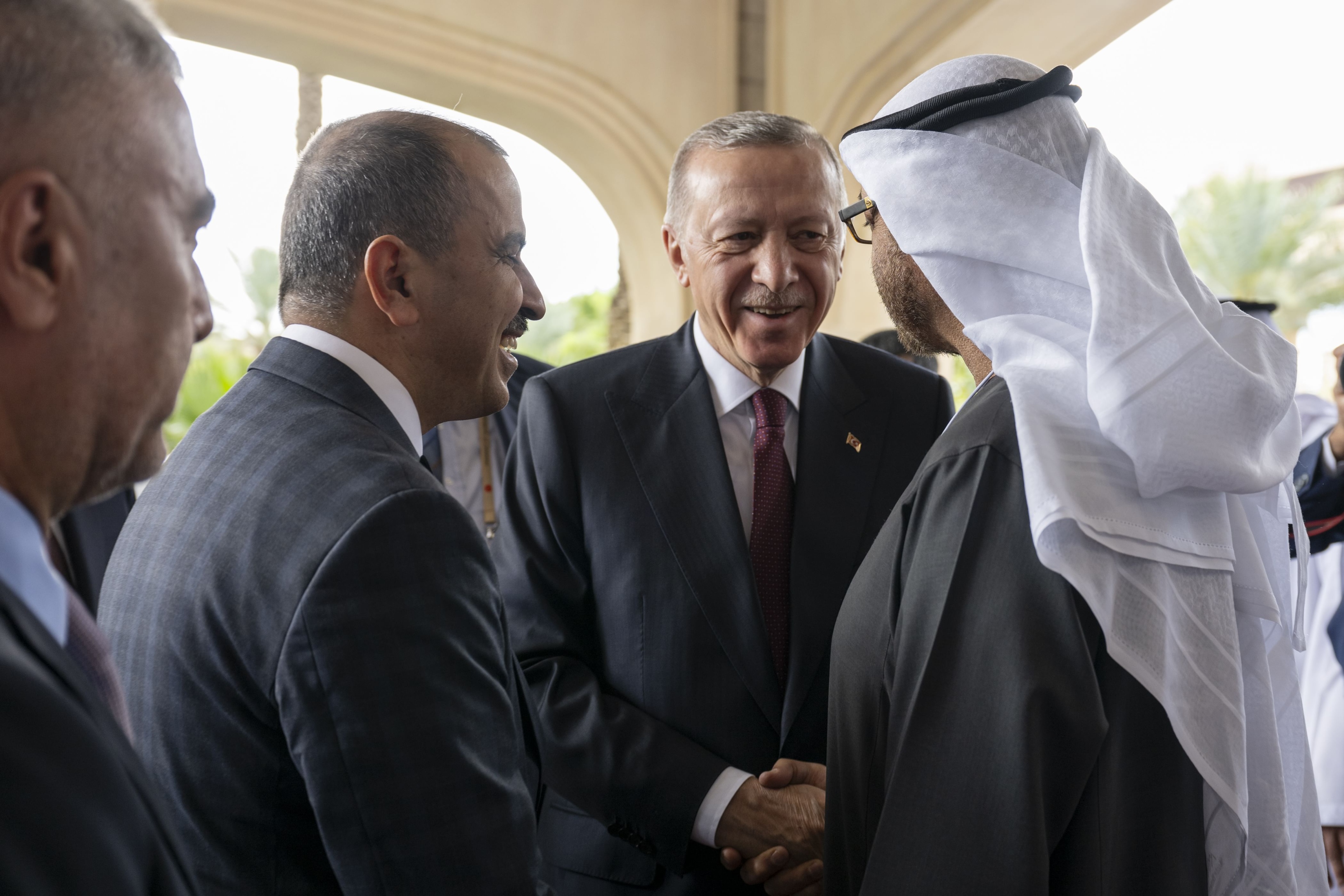 UAE and Turkish Presidents discuss enhancing bilateral relations on sidelines of World Governments S