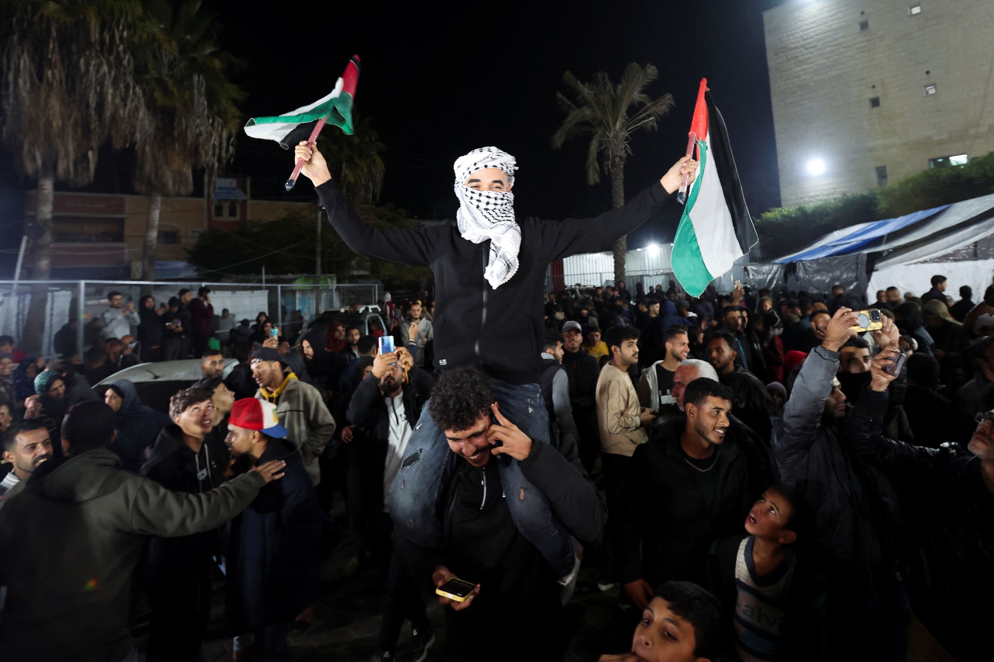 Israel, Hamas agree to ceasefire deal