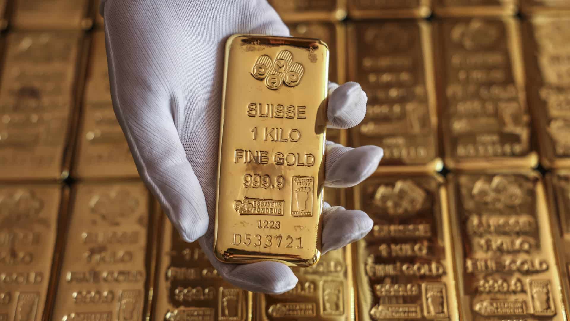 Gold Set for Biggest Weekly Drop Since November; Focus on US Inflation Data