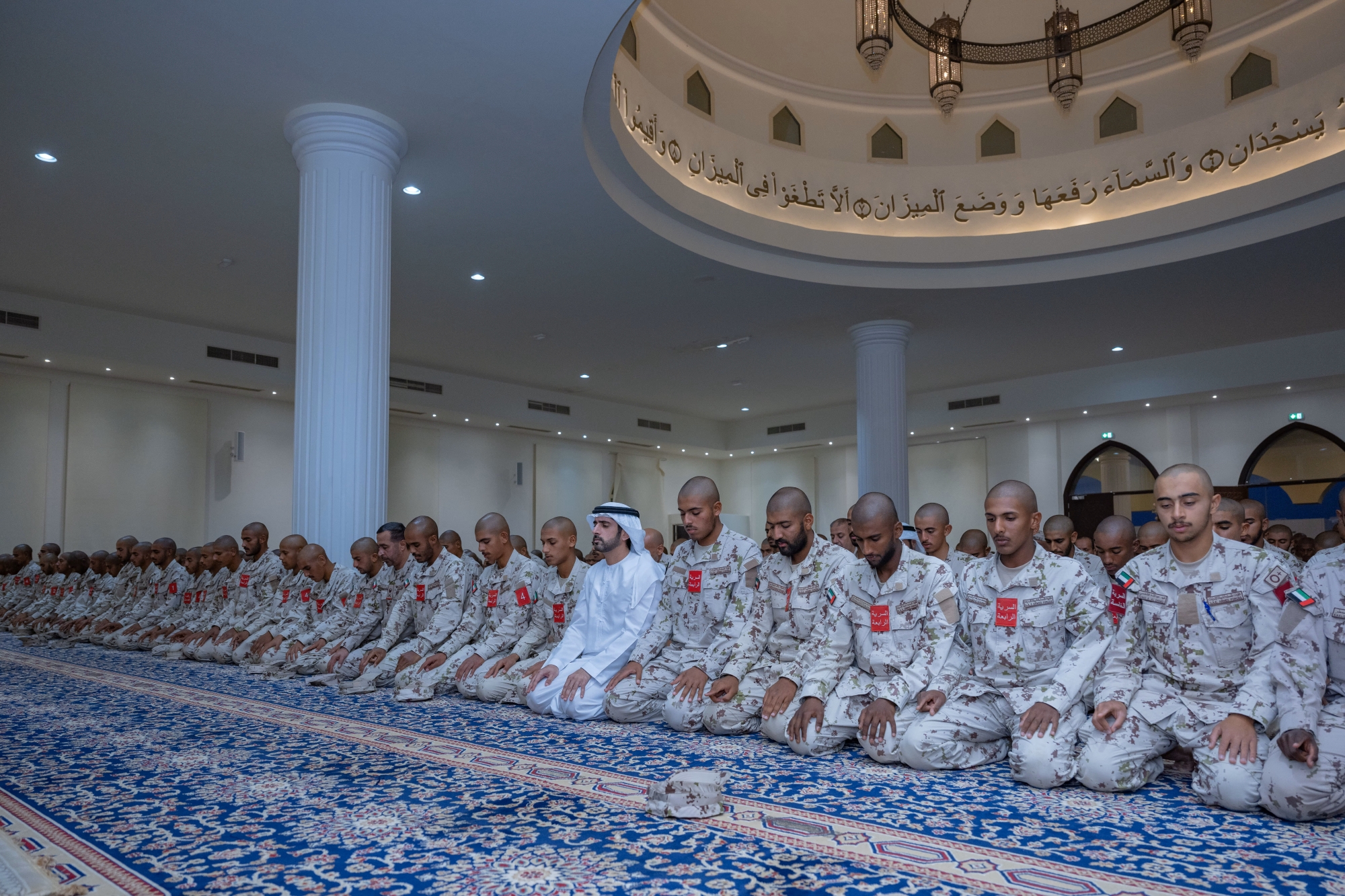 Hamdan bin Mohammed shares Iftar with national service recruits in Abu Dhabi