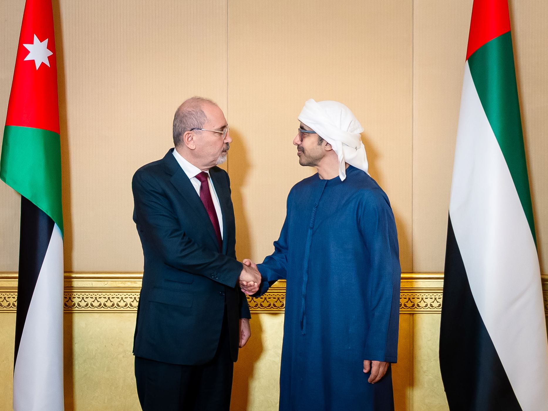 Abdullah bin Zayed, Jordan's FM discuss enhancing fraternal relations