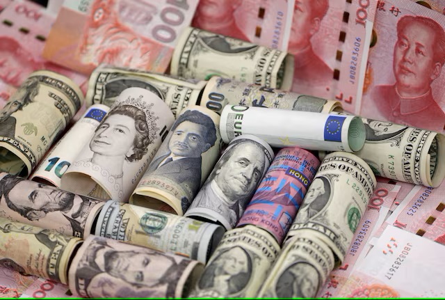 Dollar Soars as Trump Eases Fed Tensions, Hints at Progress on China Trade Talks