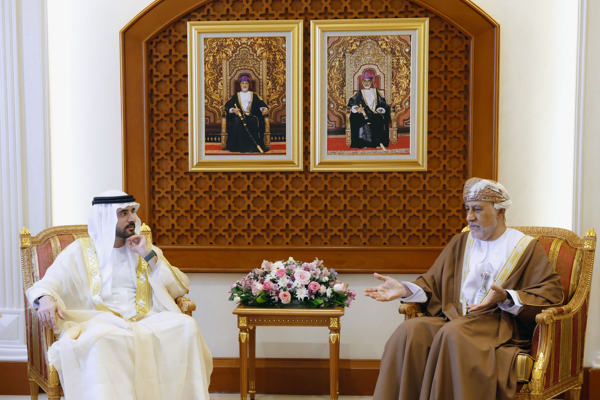 Hamdan bin Mohammed meets with Oman’s Deputy Prime Minister for Defence Affairs